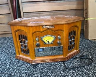 PLL# 642 Anders Nicholson Turn Table & CD/Radio; Model #F-900 @ $45