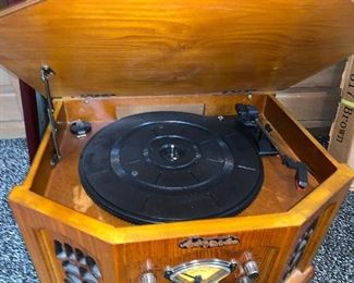 PLL# 642 Anders Nicholson Turn Table & CD/Radio; Model #F-900 @ $45