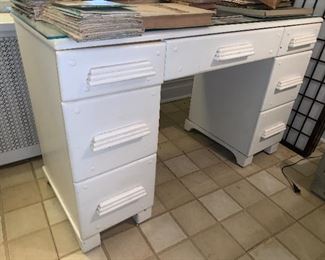 PLL#674 - White Desk (30" x 48" x 19") @ $25