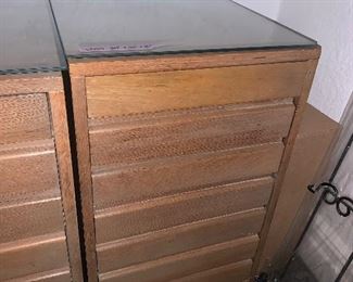 PLL# 691 - FIVE PIECE Sligh Furniture Bedroom Bed Frame (33" x 57" 12") with Long Dresser & Two Nightstands (30" x 21" x 18") @ ALL $250