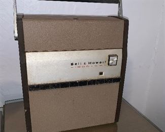 PLL#707 Vintage Bell & Howell Explorer 744 Automatic Slide Projector @ $30