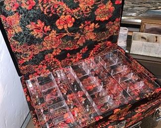 PLL#711 JCPenny Three Tray Deluxe Sewing Chest (18" x 14" x 10") - Like New - @ $20
