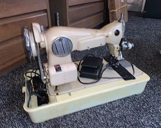 PLL#714 Sewing Machine @ $45