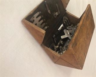 PLL # 723 - Antique tool set with wood case @ $25
Dimensions:6 x 3 x 3.