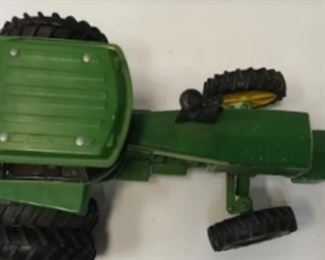 PLL #728 @ $ 25 Vehicle Make: John Deere
Vehicle Type: Tractor
Material: Metal
Measurements 12.00 x 10.00 x 10.00