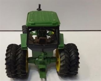 PLL #728 @ $ 25 Vehicle Make: John Deere
Vehicle Type: Tractor
Material: Metal
Measurements 12.00 x 10.00 x 10.00