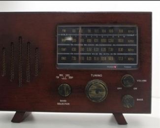 Description: $60 VINTAGE VERANDAH STYLE OF ANTIQUE RADIO #HE1003 120V 60Hz POWER 7W
Size/Dimensions: 11 1/2" X 8" X 4 1/2"
Maker/Model: VINTAGE VERANDAH