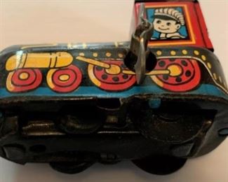 $10
Vintage 1960s Wind Up Tin Litho Train Locomotive toy, w/ key ,made Japan 2" Long