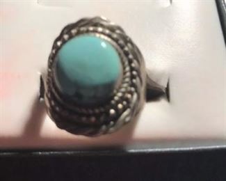 Sterling Silver & Terquoise Silver Ring. Ring is size 7 and Weights 7.5 Grams