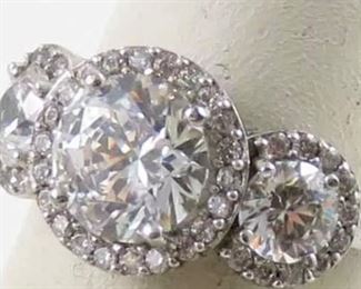 Sterling Silver Vintage 925 Engagement White Stone Ring Sz 6 (4.4g)
Weight: 4.4 grams
Metal: 925 parts per 1000, Sterling Silver
Stones: White Stone
Ring style: Engagement
Ring size: 6