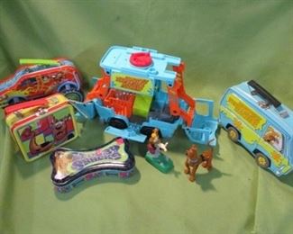 Scooby-Doo toys and collectibles, Mystery Van that opens up and folds out, 2017, 3 metal lunchboxes, 1 with tag, a dog bone tin, and 2 little toys,