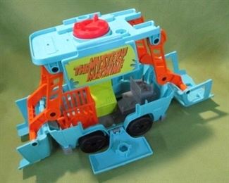 Scooby-Doo toys and collectibles, Mystery Van that opens up and folds out, 2017, 3 metal lunchboxes, 1 with tag, a dog bone tin, and 2 little toys,