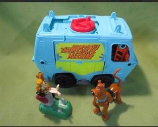Scooby-Doo toys and collectibles, Mystery Van that opens up and folds out, 2017, 3 metal lunchboxes, 1 with tag, a dog bone tin, and 2 little toys,