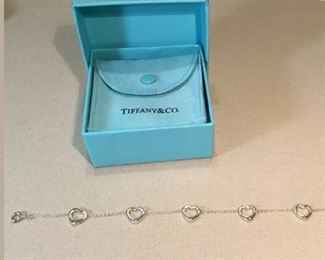 TIFFANY & CO. Sterling Silver ELSA PERETTI T Heart Bracelet 7.5”