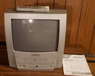 Magnavox Color 13 in. TV / DVD w/ Remote & Manual ~ Works