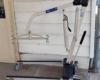 Invacare Reliant 450 Manual Patient Lift (up to 450 lbs.) ~ 52 in. x 26 in. x 52 in. (low position) and Mesh Sling Commode