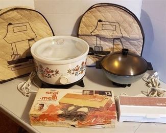 Lot of Vintage Kitchen Electric Small Appliances ~ Automatic Sim-R-Pot, Roll Warmer, Dazey Seal-a-Meal, and 2 Vinyl Covers