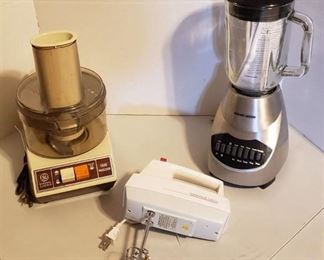 Lot of Kitchen Small Appliances #2 ~ GE Food Processor, Black&Decker Blender, and Robeson Hand Mixer ~ All Work