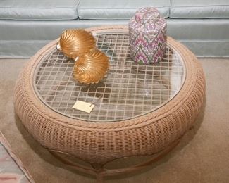 12 PC. PENNSYLVANIA HOUSE WICKER IN SHOWROOM CONDITION