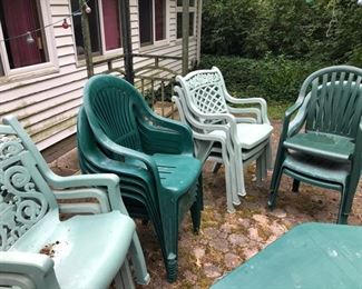 Yard contents, chairs, bar, planters 