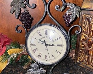 GRAPEVINE CLOCK $30