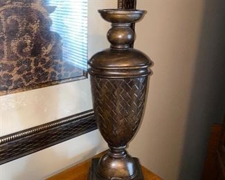 BEAUTIFUL HOME DECORATIONS AND DECORATIVE ACCENT PIECES