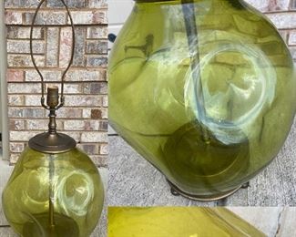 Avacado 70’s Pinch Form Art Glass Lamp