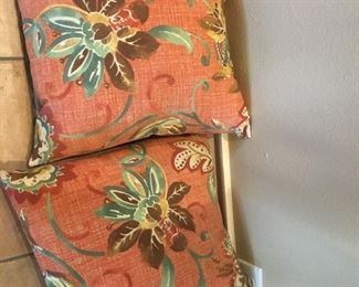 Lot 271 Pillows $5