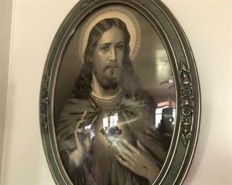 Wall decor in bubble glass frame