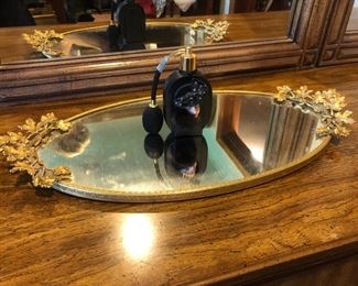 Dresser tray
