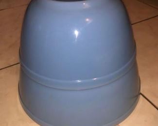 Pyrex bowls
