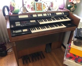 Wurlitzer organ...