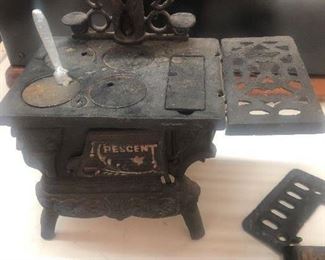 Toy cast iron stove 