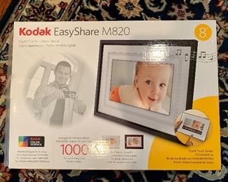 Kodak Easy Share M820: $14