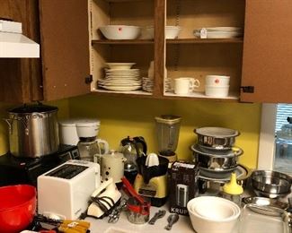 Small electric kitchen appliances 