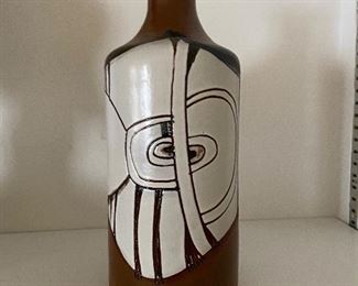 Signed Susana Espinosa 
Terra cotta vase