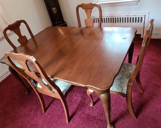 Lot #265 - Dining Room Table & Chairs - $225