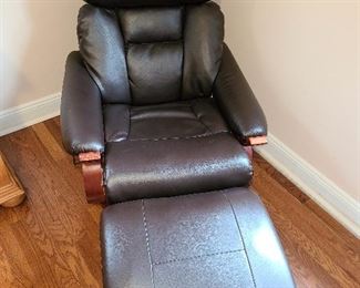 Lot #314 - Chair W/ Ottoman - $125