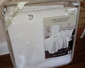 Lot #316 - Bedding Set (Gently Used) - $5