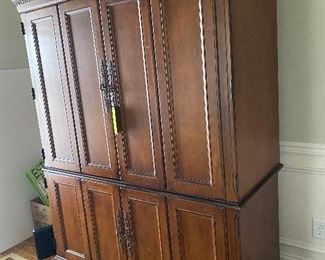 Computer/desk business center with hutch