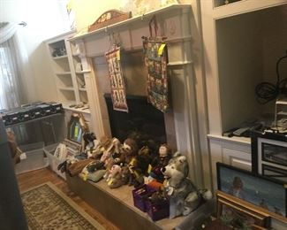 Lots of cute home decor 