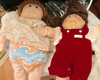 Many Cabbage Patch Dolls
