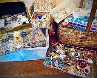JEWELRY MAKING SUPPLIES 