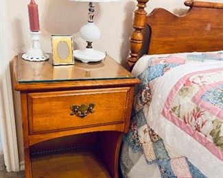 GUEST BEDROOM, QUEEN BED LIKE NEW. HEAD BOARD FOOT BOARD AND NIGHTSTAND 