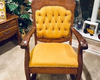 THIS CHAIR. I WANT IT, YOU SHOULD GET IT. 