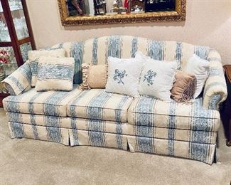 SOFA AND LOVE LOVESEAT