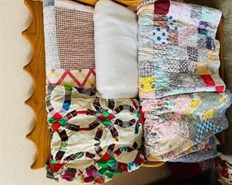 Love these vintage quilts 