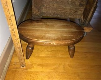 Foot stool $5.00  (pick up only)
