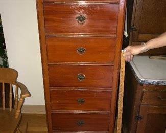 6 drawer dresser $75.00  (pick up only)