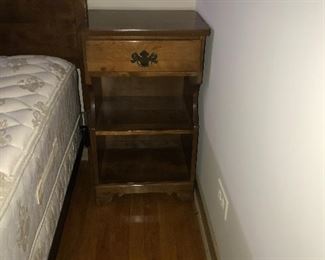 Ethan Allen nightstand $38.00 (pick up only)